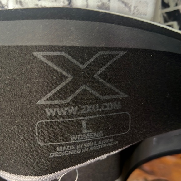 2XU leggings size L - Picture 2 of 2